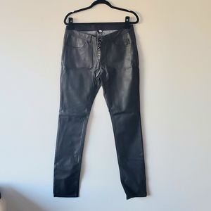 BNWT H&M faux leather pants, pleather/vinyl pants, black, size 12 (EUR 42)